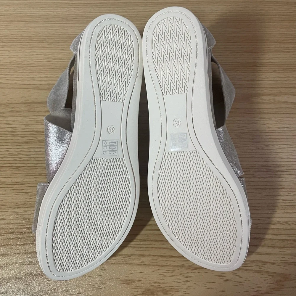 🆕🩴🪩 NWT NIB Eileen Fisher Sport Sandal, Platinum Glitter suede Womens 8.5 M - Picture 7 of 10